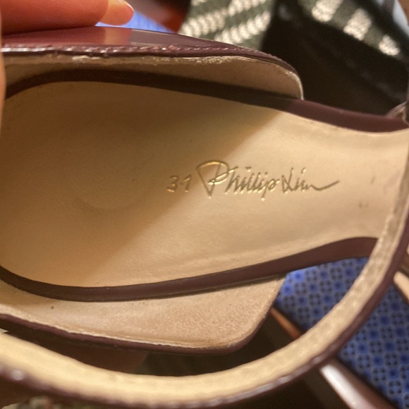 Burgundy  shoes with black heels . Phillip Lim made in Italy - Picture 6 of 11